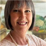 Insegnante con esperienza trentennale. Ho preparato decine di studenti alle certificazioni di livello B1, B2, C1